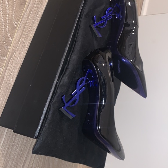 Saint Laurent
Opyum Point-Toe Patent Leather Pu - Picture 3 of 3
